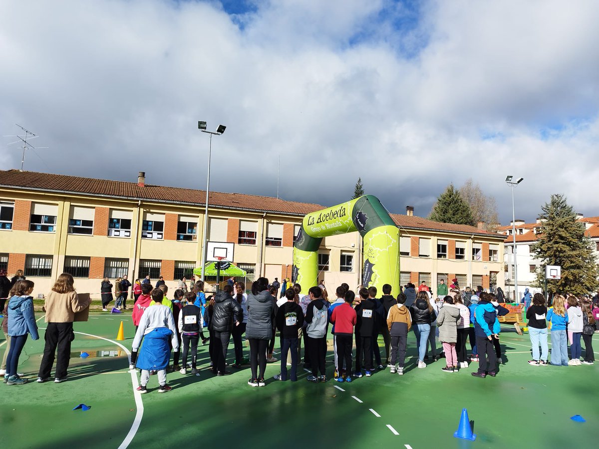 CEIPAgapitoM's tweet photo. Hoy hemos celebrado la I carrera solidaria “La vuelta al cole” y hemos conseguido recaudar 783,20€ para la ONG @unoentrecienmil para la investigación de la leucemia infantil.

Estamos muy orgullosos de todos. 

¡Millones de gracias a todos los que habéis participado! https://t.co/Zeztjr3mm2