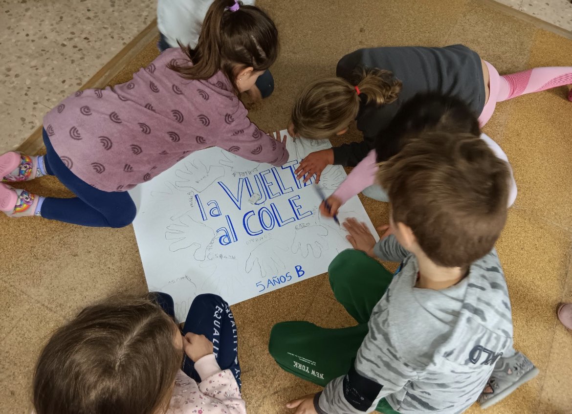 CEIPAgapitoM's tweet photo. Hoy hemos celebrado la I carrera solidaria “La vuelta al cole” y hemos conseguido recaudar 783,20€ para la ONG @unoentrecienmil para la investigación de la leucemia infantil.

Estamos muy orgullosos de todos. 

¡Millones de gracias a todos los que habéis participado! https://t.co/Zeztjr3mm2