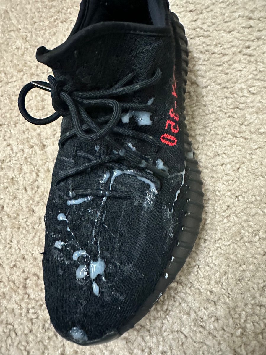 smelly_kicks's tweet photo. I finally got my first pair of Yeezys. I received these from a sexy basketball player. As you can see, they have been getting lots of love from me 😈💦

#sneakercum #cumonsneakers #sneakerfetish #adidas #yeezy #size13 https://t.co/ZrywMKokAv