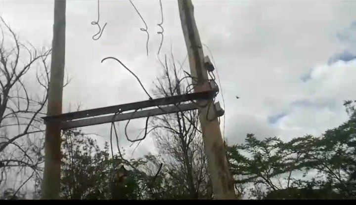 kariusim's tweet photo. @KenyaPower_Care @citizentvkenya @KenyaPower @KarauriR @NationAfrica @ntvkenya @NTVnewsroom @KoinangeJeff someone come to our rescue. Exact location is PCEA Ngundu.
Our transformer was vandalised  and destroyed.  Our pleas to KPLC have gone unheeded https://t.co/BXeojMFixu