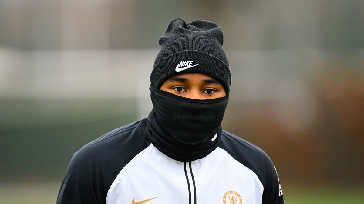 ChelseaFC's tweet photo. Freezing temperatures at Cobham.📍 https://t.co/W6GIN79cvc