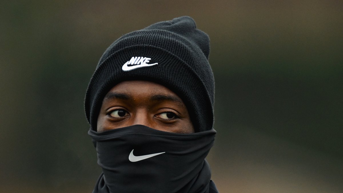 ChelseaFC's tweet photo. Freezing temperatures at Cobham.📍 https://t.co/W6GIN79cvc