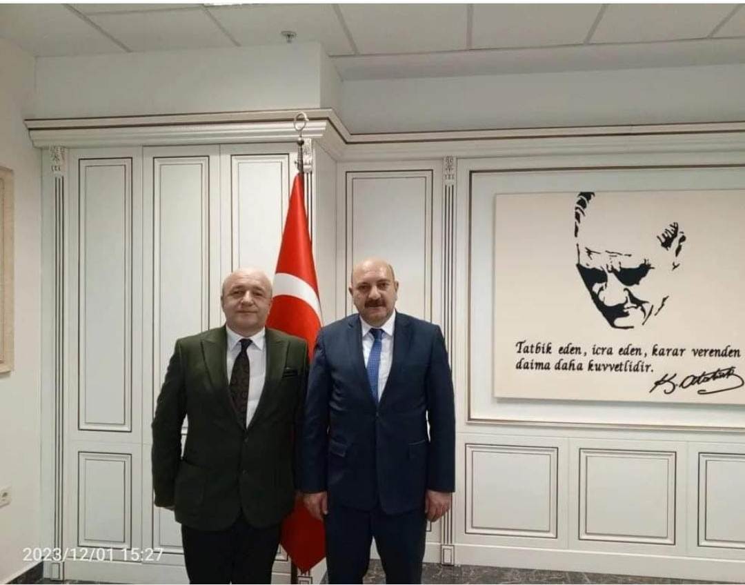 Ümraniye Sancak Bosna Derneği (@umrsancakbosna) on Twitter photo Yeni atanan Kartal Kaymakamı Sayın Edip Çakıcı'yı makamında ziyaret ettik. Derneğimiz hakkında kendisine bilgi verdik. Misafirperverliği için teşekkür eder kendisine yeni görevinde başarılar dileriz.. <a href="/UmrSancakBosna/">Ümraniye Sancak Bosna Derneği</a> <a href="/MetinSancak70/">Metin Sancak</a> <a href="/Kartal_Kaymakam/">Kartal Kaymakamlığı</a> Yeni atanan Kartal Kaymakamı Sayın Edip Çakıcı'yı makamında ziyaret ettik. Derneğimiz hakkında kendisine bilgi verdik. Misafirperverliği için teşekkür eder kendisine yeni görevinde başarılar dileriz.. <a href="/UmrSancakBosna/">Ümraniye Sancak Bosna Derneği</a> <a href="/MetinSancak70/">Metin Sancak</a> <a href="/Kartal_Kaymakam/">Kartal Kaymakamlığı</a>
