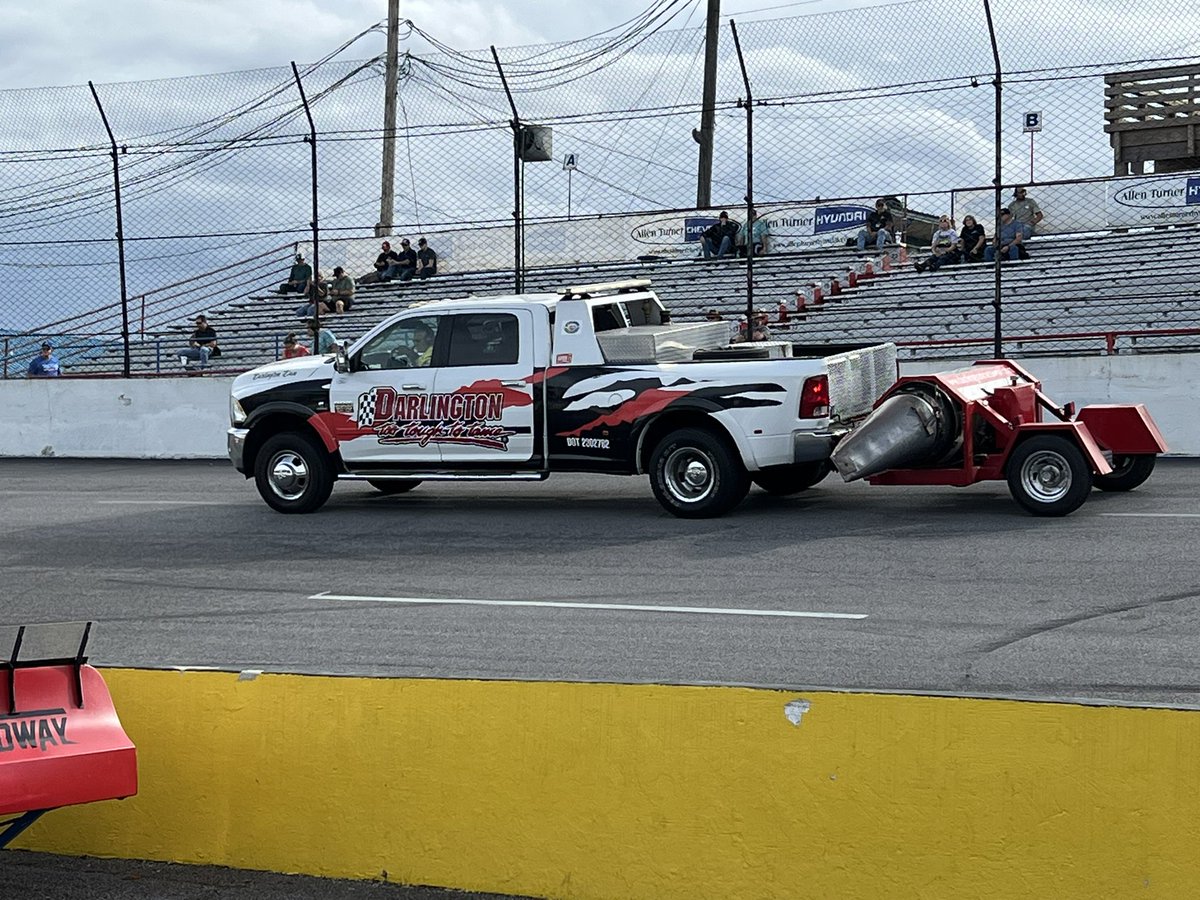 GForceRacin's tweet photo. Just a little track drying here at the Snowball Derby. Let’s get it. #fiveflagsspeedway #Snowballderby https://t.co/nK8UlxiZpD