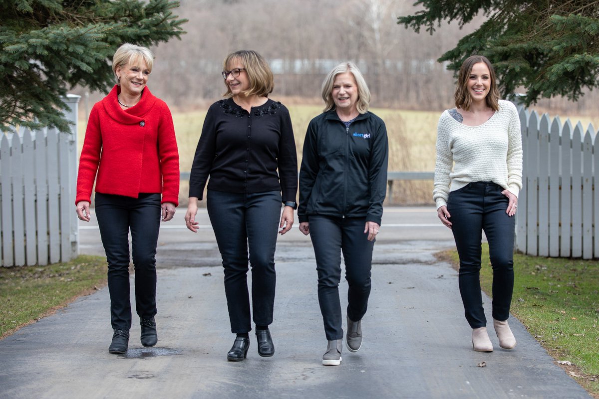 shortgrl1's tweet photo. Walk into the holiday season in style with a pair of our shortgirl jeans! 📷 They're superior quality, hand-cut and sewn, and designed just for the shortgirls!

Get yours today at https://t.co/VepV8nckTI. https://t.co/OE0Opt6bvB