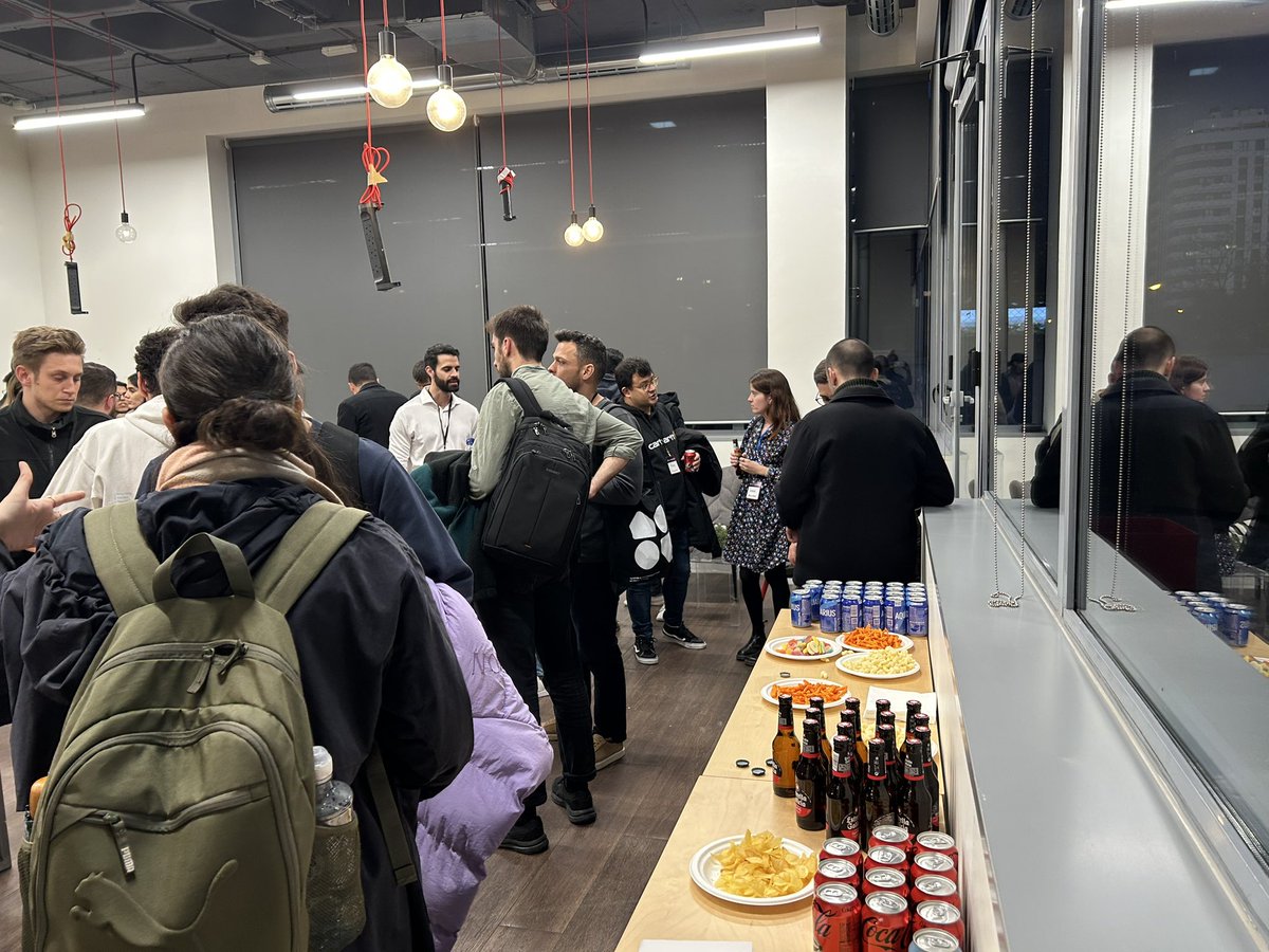 pierreSN's tweet image. #NoCodeDrinks powered by @Velada_app to close #nocodeday is on!! 🔥 

This is part 1 of #NoCodeDrinks launch in Madrid 🇪🇸. More to come 🎉