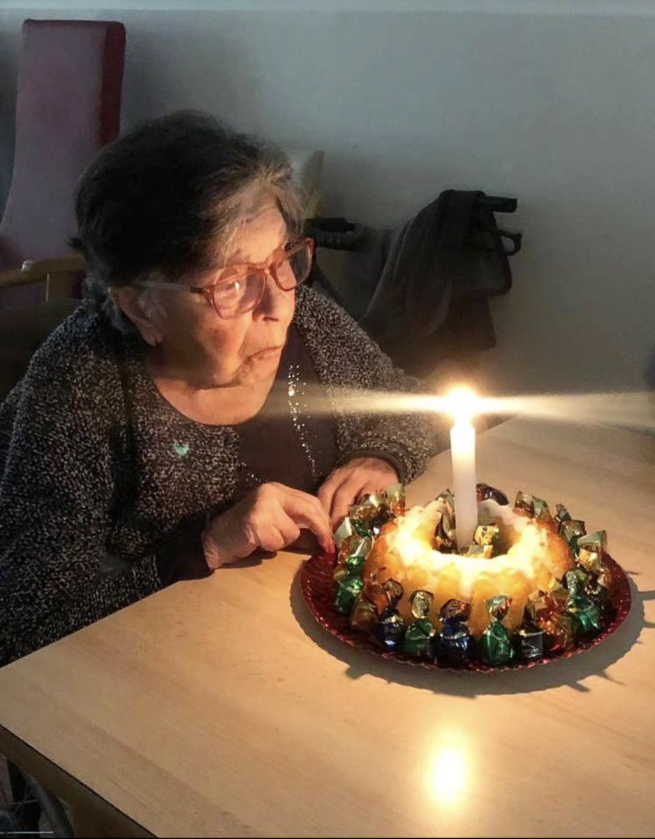 Centros_Amunt's tweet photo. Què maco és celebrar! Tant de bo puguem seguir fent-ho molts anys més junts i juntes🤍 Aquesta setmana hem bufat espelmes amb la Montse, la Mª Teresa i la Paquita

#aniversari #celebrar #gentgran #centrededia #CentrosAmunt https://t.co/fkXZVx6BM1