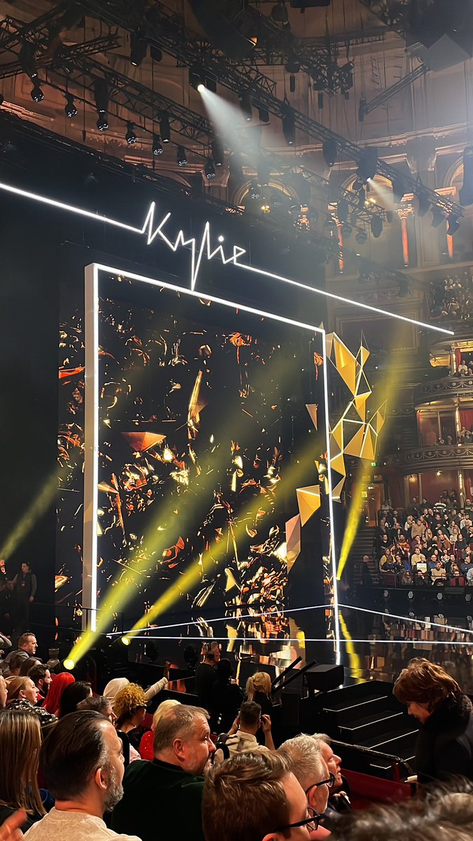 What  else do you do on a Friday night in London? #kylieminogue
