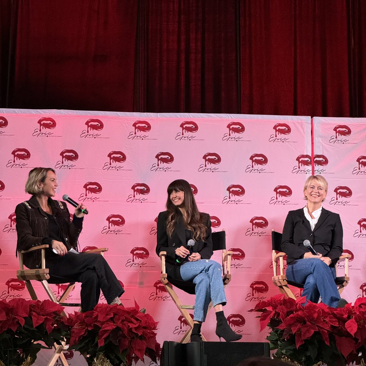 custom_series's tweet photo. Le panel Nina Dobrev, Trent Ford, Daniel Gillies &amp; Marguerite MacIntyre est en cours 🥹 https://t.co/CuBIYck6Nm