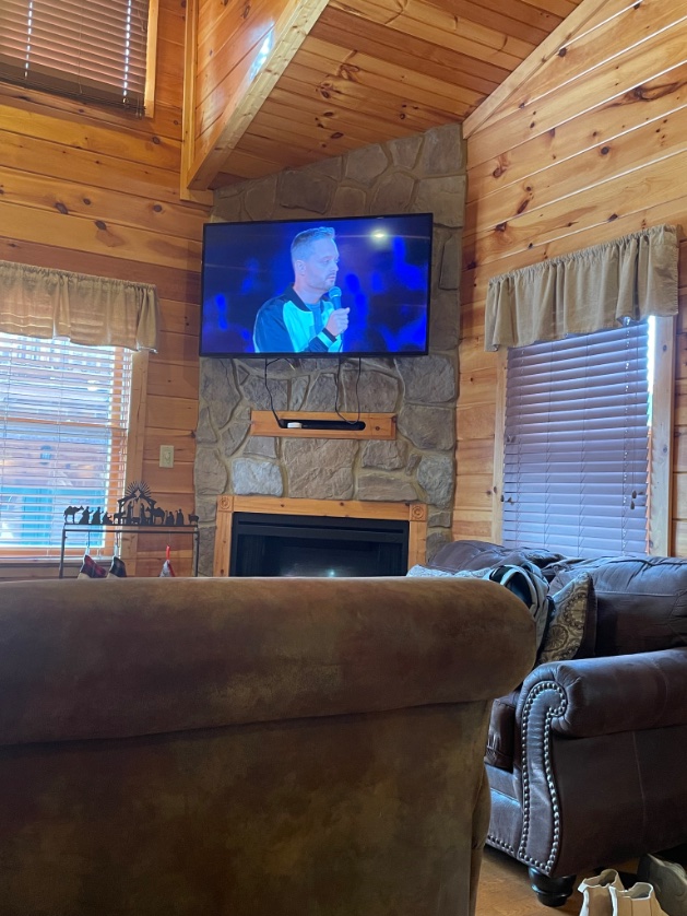 Kieersten's tweet photo. Getting ready to see @natebargatze tonight by rewatching Hello World! https://t.co/EBpPIVVkt6