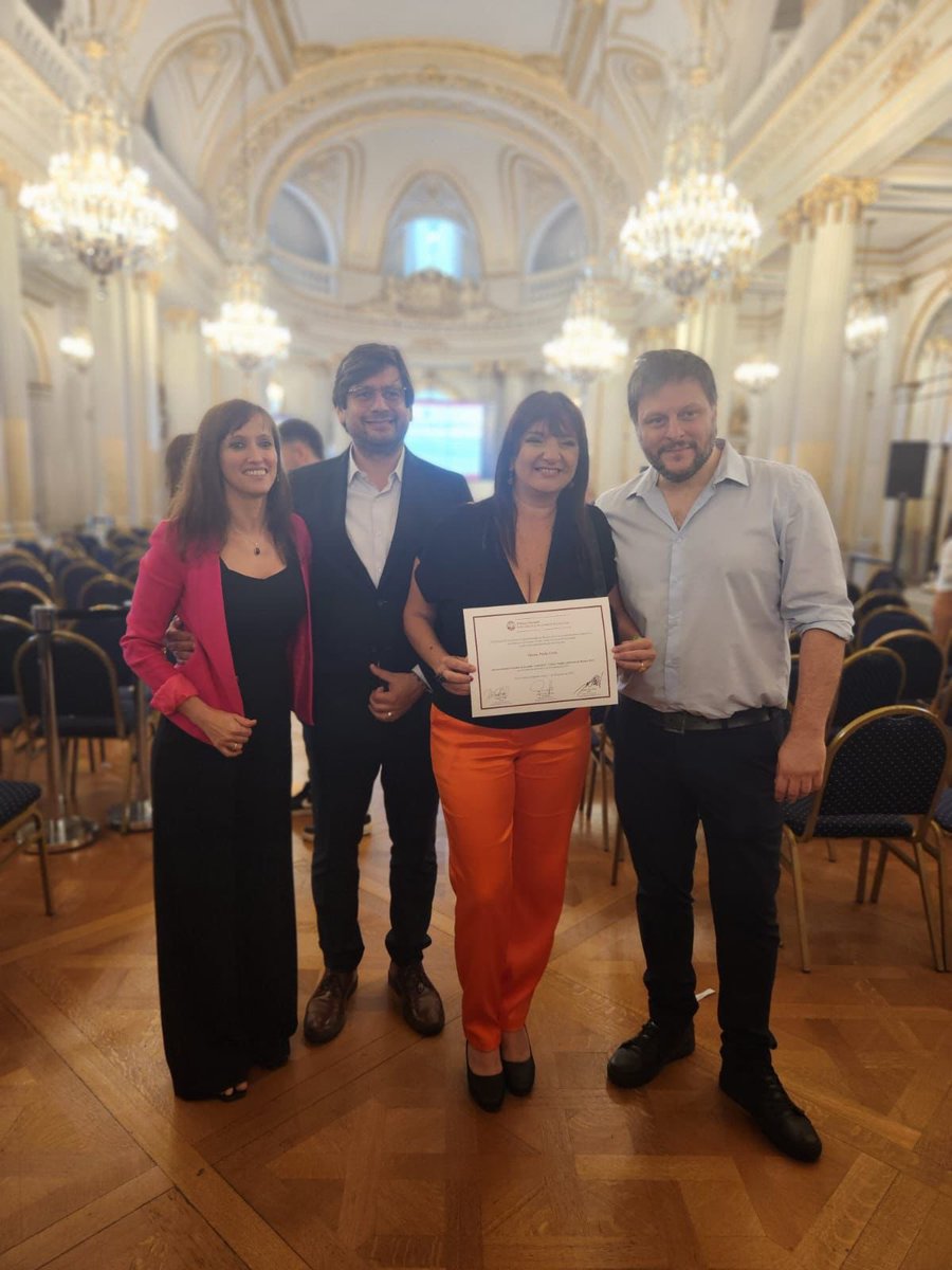 ceisegura's tweet photo. Hoy juraron en la Legislatura porteña lxs nuevos miembros de las juntas comunales.
¡Felicitaciones a lxs compañerxs electxs!
@AiresCaba https://t.co/bLaLyOhE9J