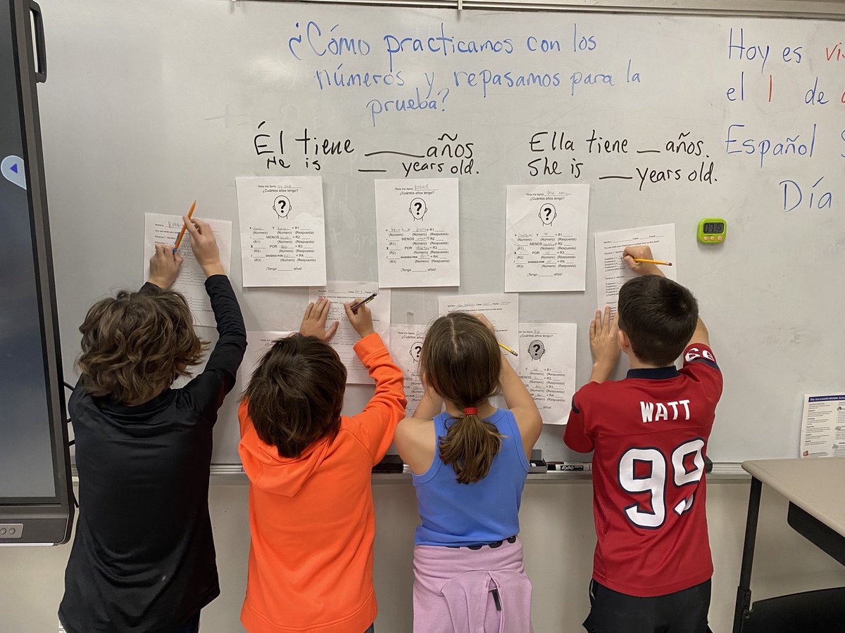 SrBrenneruno's tweet photo. Exciting interdisciplinary work happening in fifth grade while students are using their knowledge of Spanish numbers to do math equations in order to figure out the ages of their classmates.

#wearechappaqua #español https://t.co/PMiXCEDCCm