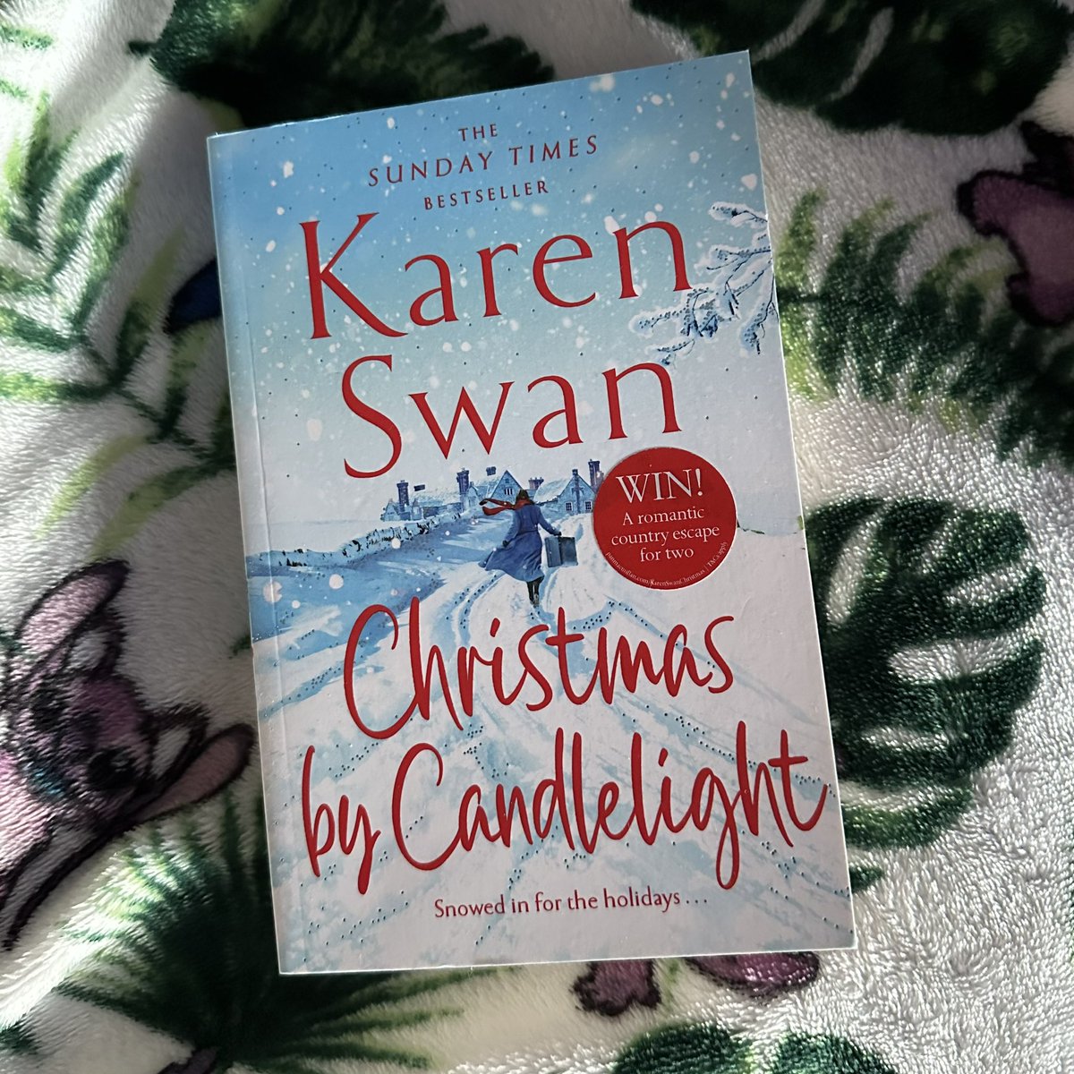🚨 GIVEAWAY 🚨

🎄December is here &amp; time for the festive reads! Here’s your chance to win a copy of #ChristmasByCandlelight 🎅🏻

To enter:
⭐️Follow
⭐️Like 
⭐️Retweet

🤞Good Luck!

UK only, ends 6/12. Enter here &amp; on Instagram to double your chances!

#bookgiveaway #booktwitter