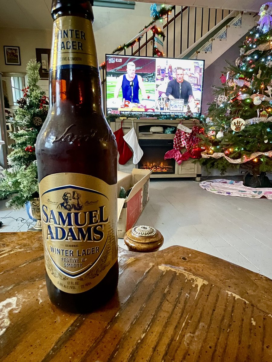 Bretttm20's tweet photo. Birthday 🍻 and @PatMcAfeeShow @OfficialAJHawk https://t.co/LDDlZw88hB