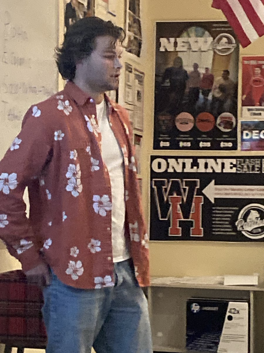 Tom_DeSantes's tweet image. Perfect timing for entrepreneur Zac Will to outline his apparel start up as Innovation Pathways students learn competitive analysis and funding. Zac shared insights from launching Kona Brand, featuring his unique flannel Hawaiian shirts. #whpantherpride #whpantherpathways
