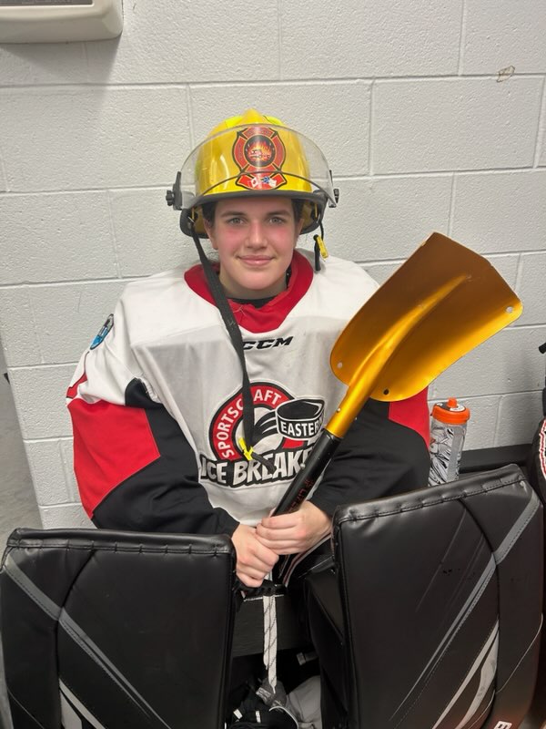 AAAU18EIB's tweet photo. GAME RECAP
🚨 Kitchen
🍏 Crocker
🥅 Murphy 
Shots On Goal
IceBreakers - 10
Sharks - 33
POG: Willcott
Too Hot To Handle Team Award: Murphy https://t.co/WCzL2wnv5l