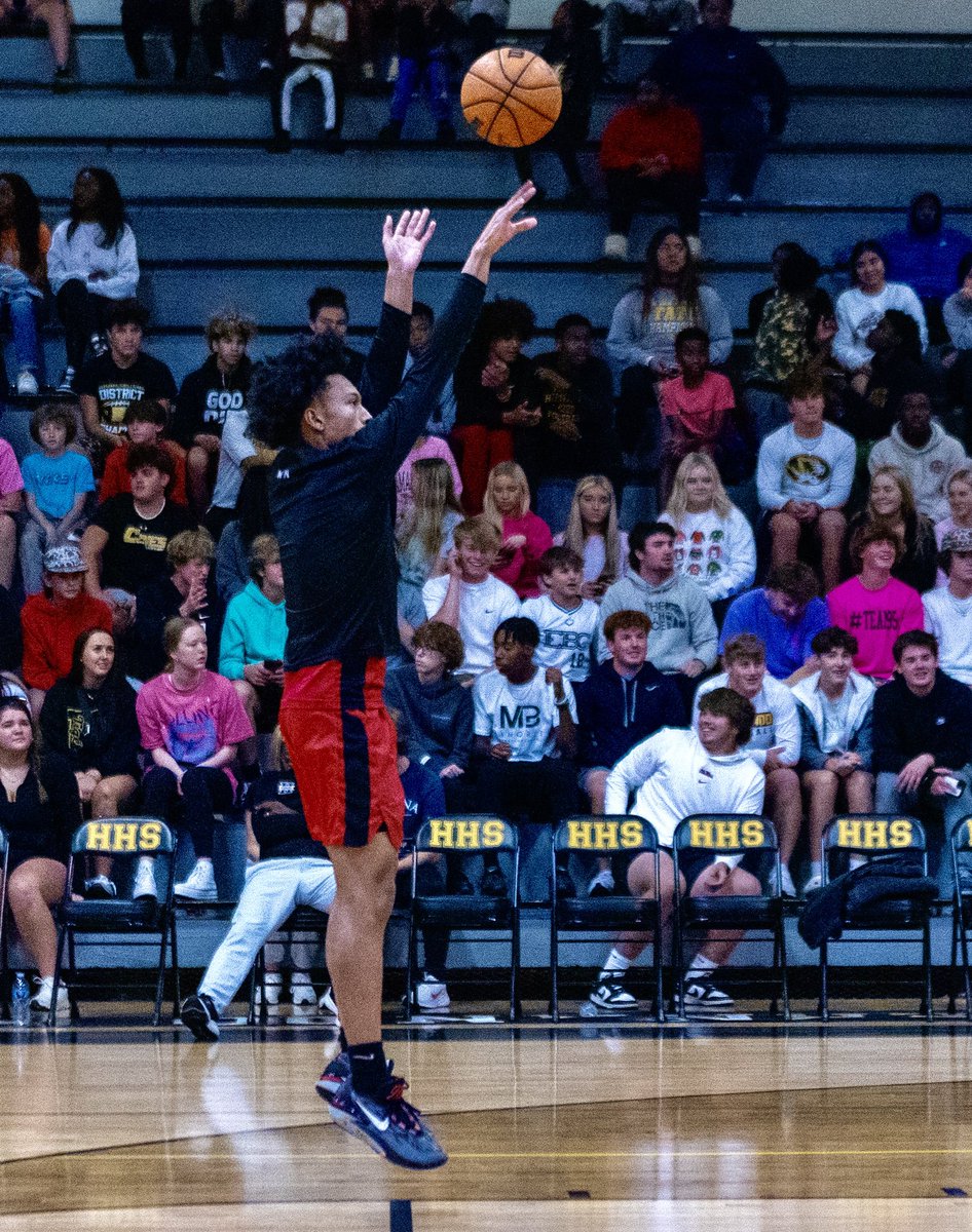 JhordanChaffin's tweet photo. @jamybechler @loomis_brittany I agree…"Even on the bench, confidence is your sixth player. Stay ready, stay focused. Your moment is just a play away. 🏀💪 #BenchStrength #StayConfident"
Jhordan Chaffin
6’2 SG
2025
3.9 GPA (Nat’l Honor Society)
Student
Athlete
Leader
3nD
Skilled shooter
Defense
⭐️🏀 https://t.co/8Lz8rytYv0
