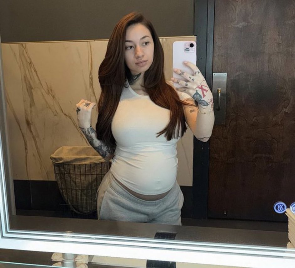 Daily Loud tweet media