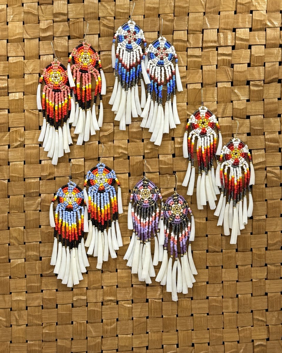 #GiveArt - A new collection of earrings by Cheryl Williams (Squamish/Coast Salish) have arrived!
spirit-gallery.com/shop
#earrings #jewelry #wearart #nativejewelry