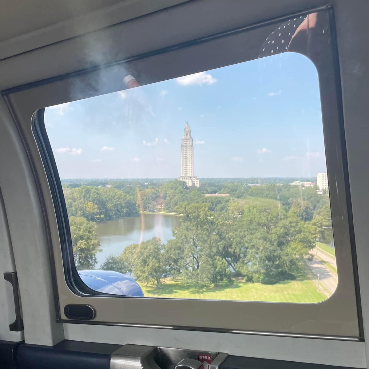 0728hannah's tweet photo. Whatever comes next for Louisiana, we are in a far better place because of Gov. Edwards' leadership. As for me, I'm excited to begin my next chapter as U.S. Communications Lead for @Kyndryl. Thank you to everyone who's supported me along the way - on to the next adventure! https://t.co/iB0NNbPIjq