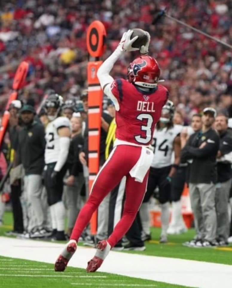 corneliuscallis's tweet photo. @jacobiathegreat @_MLFootball @MoneyTLK31 @BradeauxNBA @VatorSports @BiasedHouston @McClain_on_NFL @tmilrealdeal Or maybe you just don't want to see the catch was good. https://t.co/P3vjOH32t8
