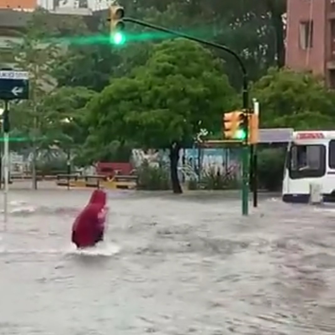 <a href="/portalmvd/">Montevideo Portal</a> Ahí abajo del agua van a hacer una Bicisenda