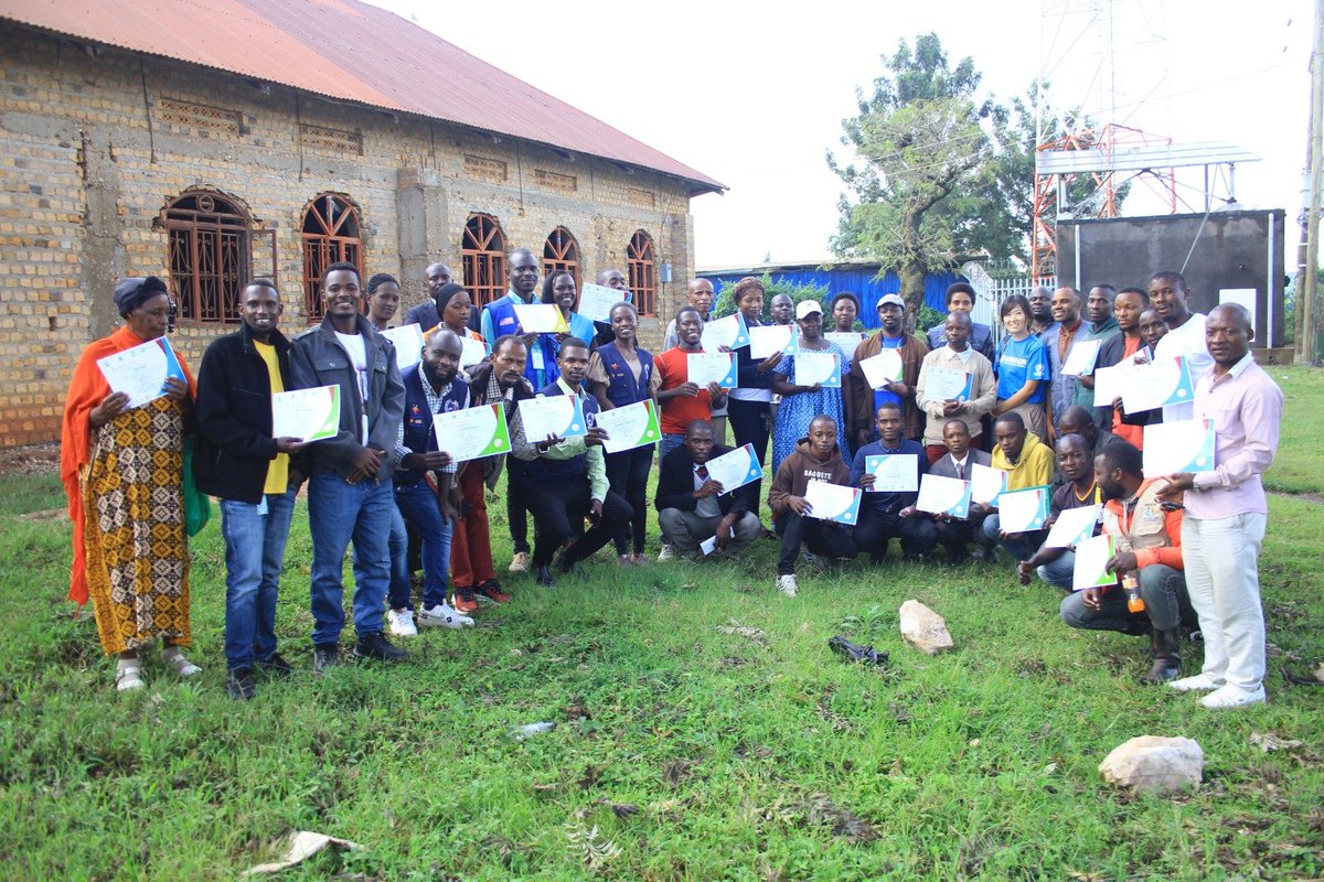 KrlonOfficial's tweet photo. It was a celebration of the success of our Digital Inclusion Program on 30th Nov 2023. Gratitude to partners and RLOs for their vital support. Let's applaud the 45 graduates for acquiring valuable digital skills! Respect goes to the trainers too.
#KRLON #DigitalInclusion https://t.co/qfkSqZyQOg