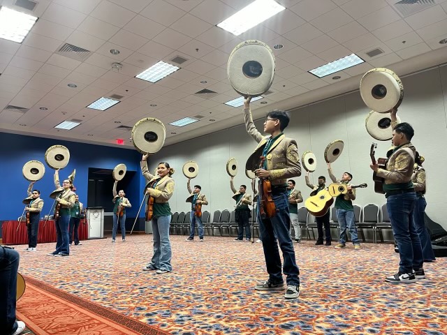 KnudsonMS's tweet photo. Our Pumas are rehearsing and about to compete in Texas! Join the live stream on Facebook at noon today https://t.co/GyvP7k4Wh0
#LosPumas #KOMariachi #CCSDMagnet #Mariachi https://t.co/NqMqAYAbWW