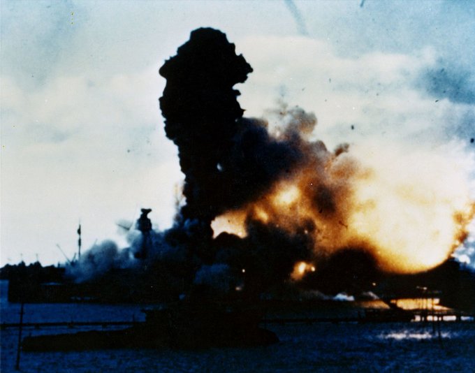 MilHistNow's tweet photo. RIGHT NOW in 1941, an uncoded alert goes out from Hawaii to all U.S. forces across the Pacific. It reads: "AIR RAID ON PEARL HARBOR. THIS IS NOT DRILL" https://t.co/G5E2ke5ZoB