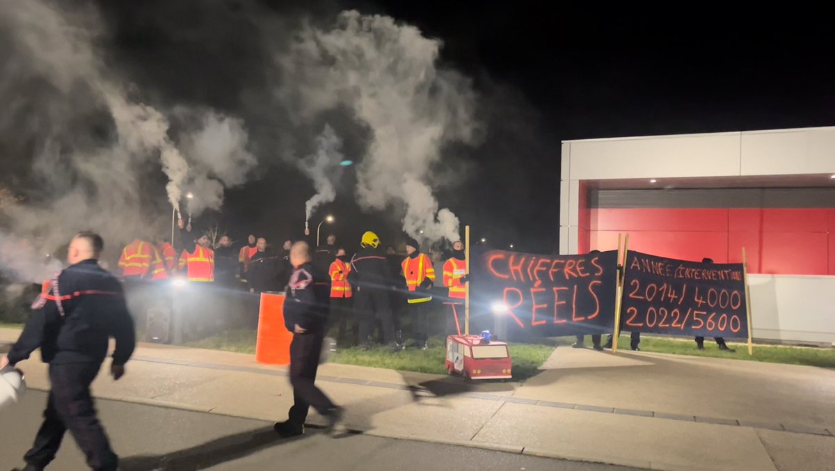 camille_petron's tweet photo. 🚒 Quand les #pompiers sonnent l’alarme c’est que le malaise est palpable !
Quel #ServicePublic de l’assistance et du secours veut-on pour @lamayenne ?
Casernes vides ? ❌
Sapeurs pompiers épuisés ?❌
Perte de sens à l’engagement ? ❌
🚨Il y a urgence à entendre les sirènes !! https://t.co/lfUTbDP6xu