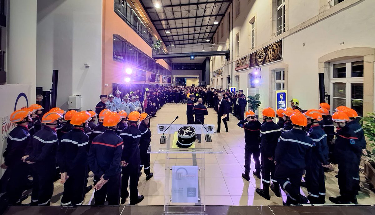 #ÉVÉNEMENT | Place aux premières images de la cérémonie départementale en l’honneur de la Sainte-Barbe ! 
📸<a href="/NicolasTitre/">Titre Nicolas</a> <a href="/laurenzo71520/">Laurent Schneider.</a>