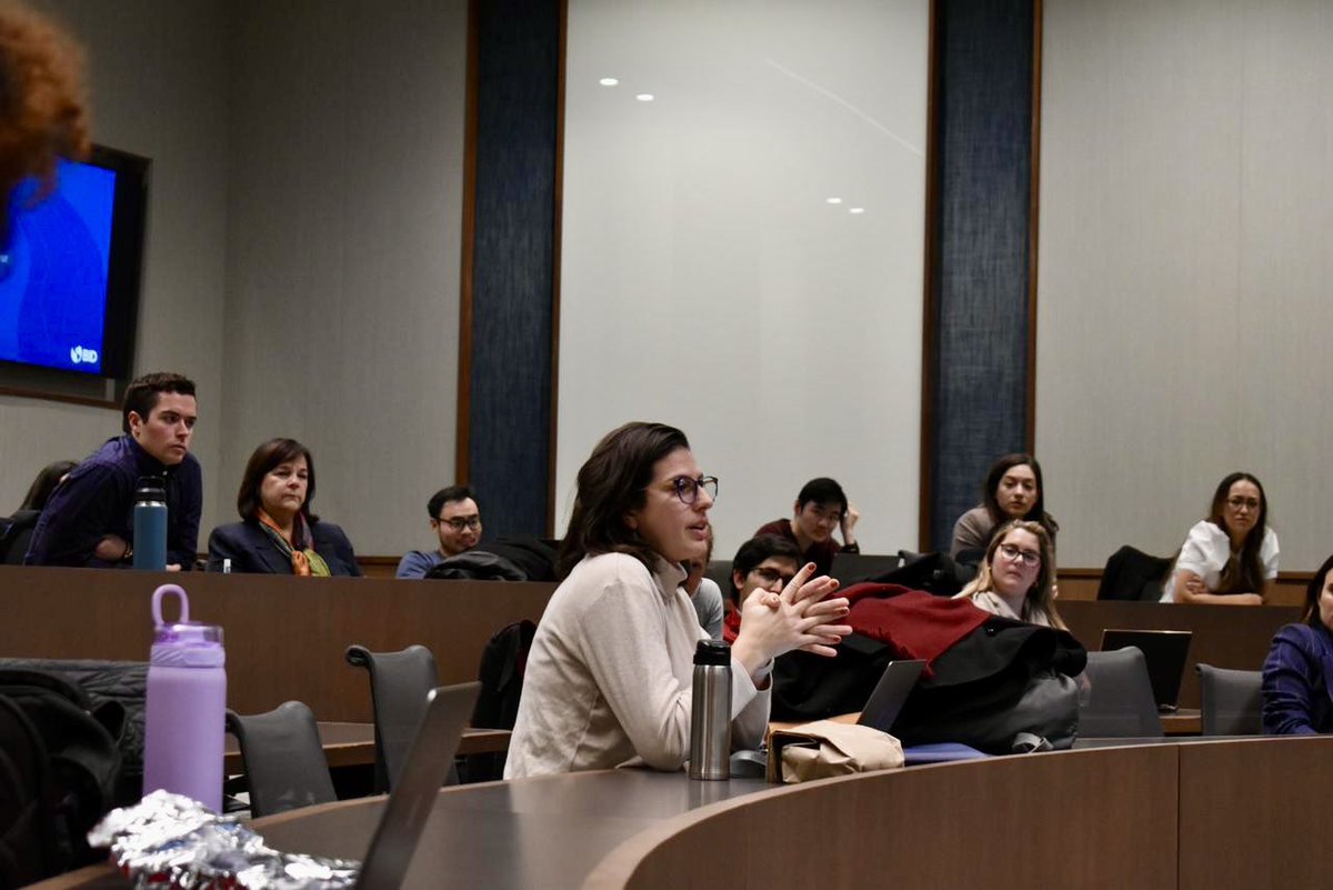 Last evening the #IDB, The Americas Focus Area, Students, Faculty and IDB affiliated alumni came together for a panel discussing “The Future of Jobs in Latin America and the Caribbean” 🌎

Thank you to all who attended such an interesting and important discussion!