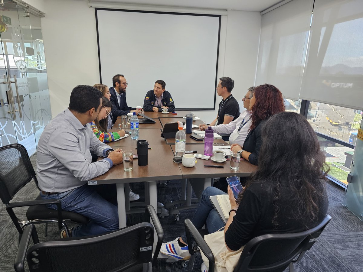 UNDRR_Americas's tweet photo. Reunión con @UNGRD para fortalecer la articulación de ciencia y tecnología, sector privado y juventud para la construcción y profundización del conocimiento para la reducción del riesgo de desastres. #Tech4DRR #Arise #RRD https://t.co/0nFy9GOa8I