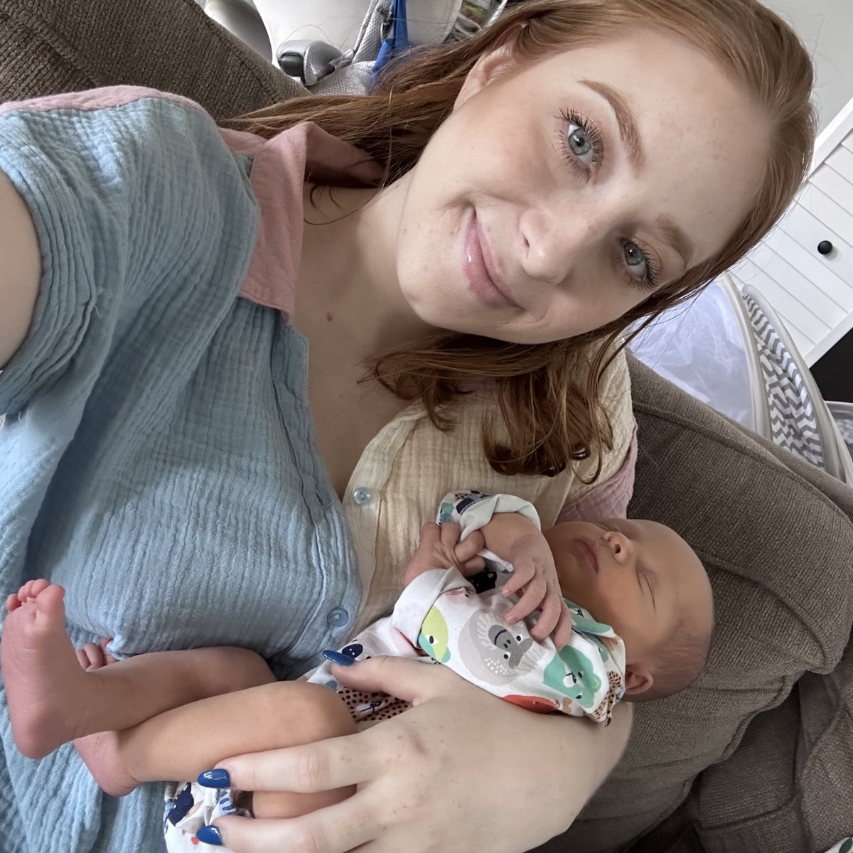 HawaiiSurrogacy's tweet photo. We had another successful surrogacy journey that came to an end on November 18th! 🥳 Cheers to Surrogate Shelby, who delivered Baby Beth, and congratulations to her Intended Parents and big sister! https://t.co/7s9037YgYm