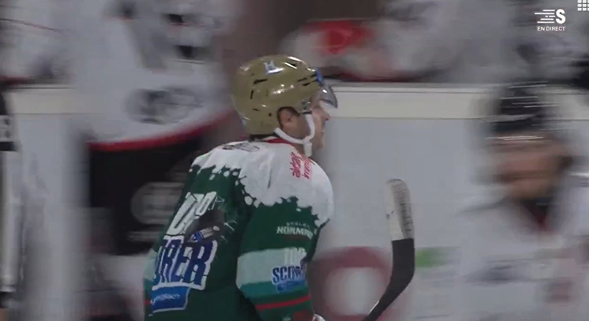 LigueMagnus's tweet photo. Déjà deux buts dans ce #VendrediHockey !
Craig Puffer répond à Kaylian Leborgne 🤜🤛
#SLMHockey #HORAMI https://t.co/hmbeqsVn8w