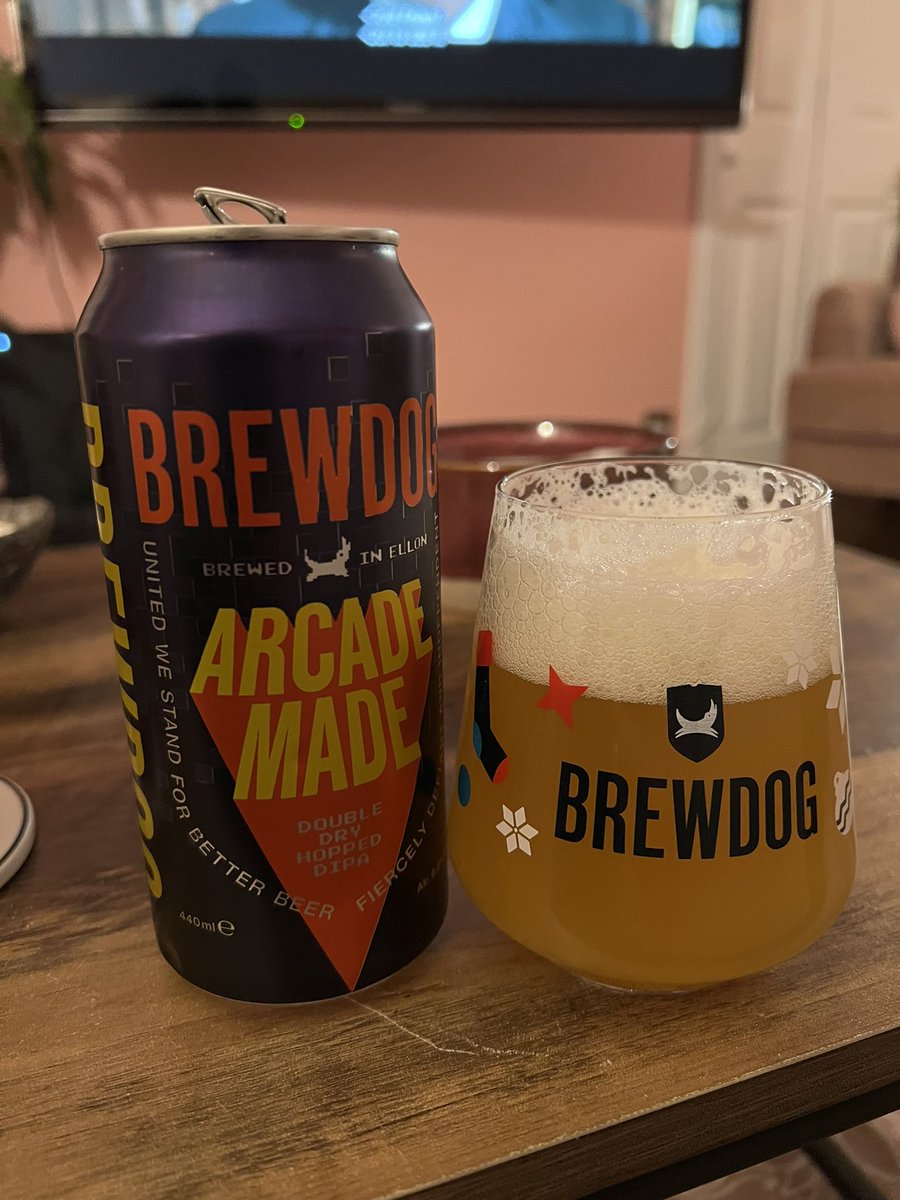 Workshy88's tweet photo. It’s Day 1 of @BrewDog advent calendar. @AOSBatrep has taken the scholar approach to Christmas this year - check it out. For Day 1 it’s #arcademade fruity and punchy. Or as the wife said ‘it’s strong!’ https://t.co/d88hYKuRXn
