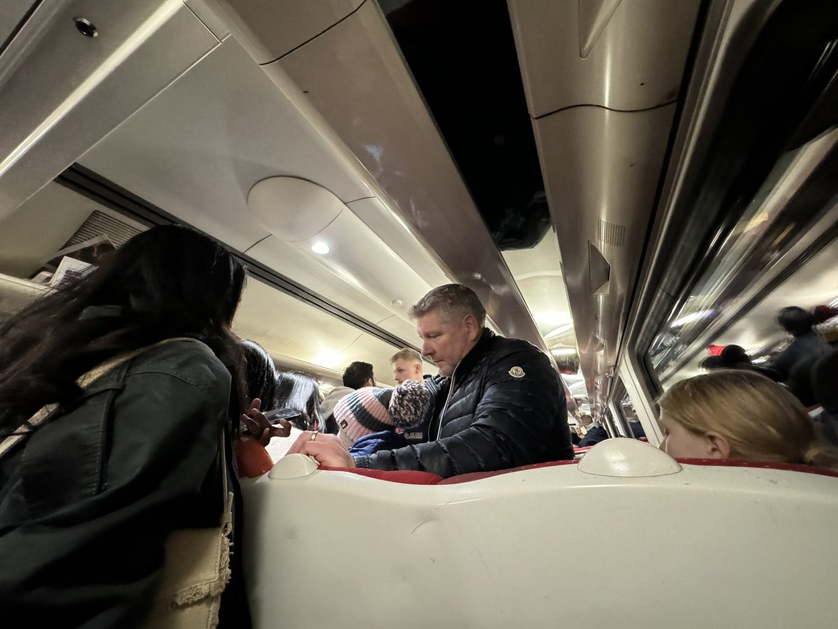 I think this is the worst full + standing service I’ve been on with <a href="/EastMidRailway/">East Midlands Railway (EMR)</a> 

😬

1F72 - 19:32 (delayed) from St Pancras…

Buses have a capacity limit, do trains as well?

#trainspotting #london #trainstrike