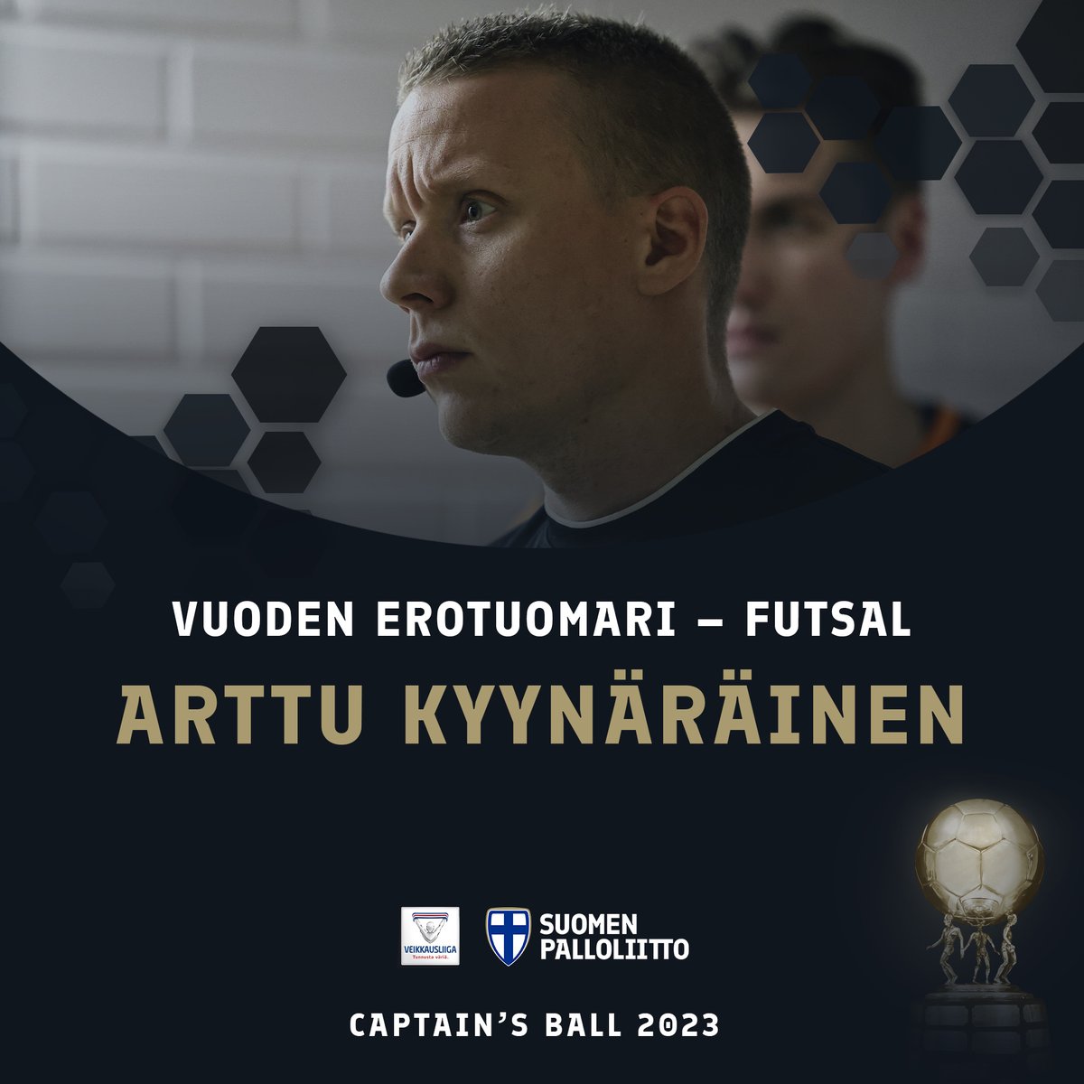 Paraikaa juhlittavassa Captain's Ball -gaalassa palkittiin myös viime futsalkauden parhaita! 🪩

Vuoden pelaaja – naiset: Emilia Jokisalo
Vuoden pelaaja – miehet: Henri Alamikkotervo
Vuoden futsalerotuomari: Arttu Kyynäräinen

Haastattelut löytyvät ➡️ palloliitto.fi