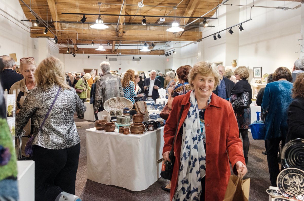 Headed to Winston-Salem this weekend? Stop by the Sawtooth Holiday Market tomorrow, Dec 2 from 11 a.m. - 7 p.m. 🎁🎄 Learn more here: bit.ly/47DzjaU