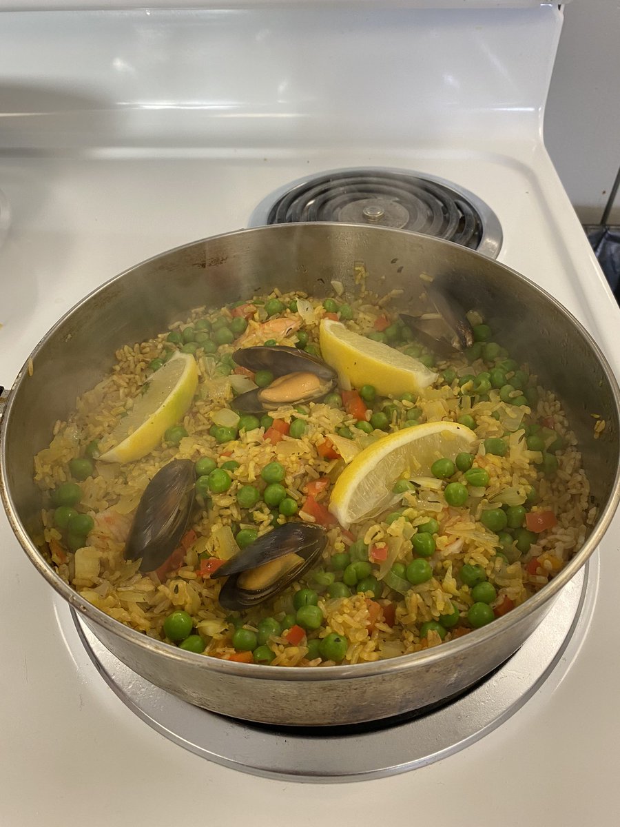 MsSaundersFCS's tweet photo. This week @WKHSWolves Global Cuisines, students made Paella.

Paella is a Spanish dish typically make with rice, saffron, vegetables and seafood 🇪🇸 https://t.co/2ytYV3dSGC