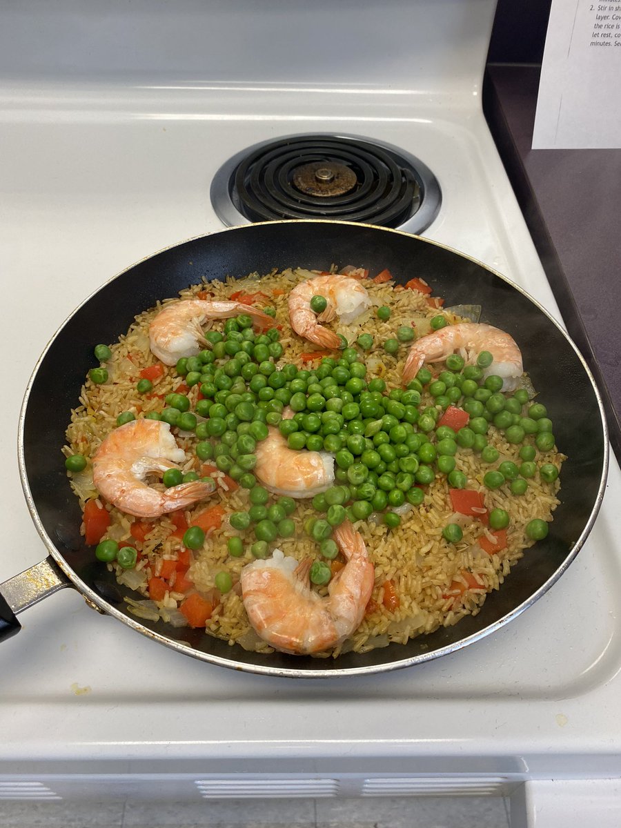 MsSaundersFCS's tweet photo. This week @WKHSWolves Global Cuisines, students made Paella.

Paella is a Spanish dish typically make with rice, saffron, vegetables and seafood 🇪🇸 https://t.co/2ytYV3dSGC