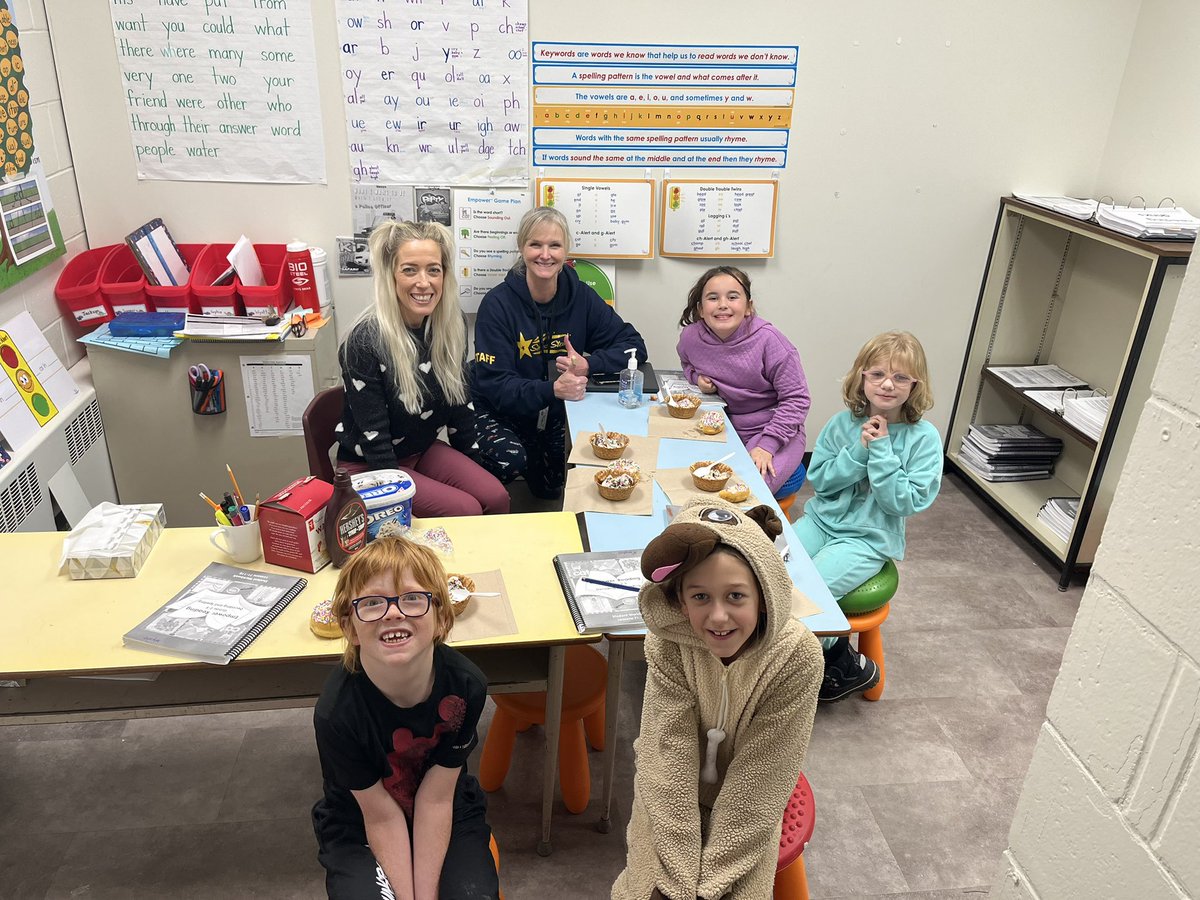 MrsASeymour's tweet photo. Today was a day for celebration! An ice cream and donut party kind of celebration! ๐จ๐ฉ These kiddos wrapped up their year of Empower Reading and Decoding and proved they can do hard things. We are so very proud of you ๐ Keep shining bright ๐ Posted with permission. https://t.co/lyBLqrKvTZ