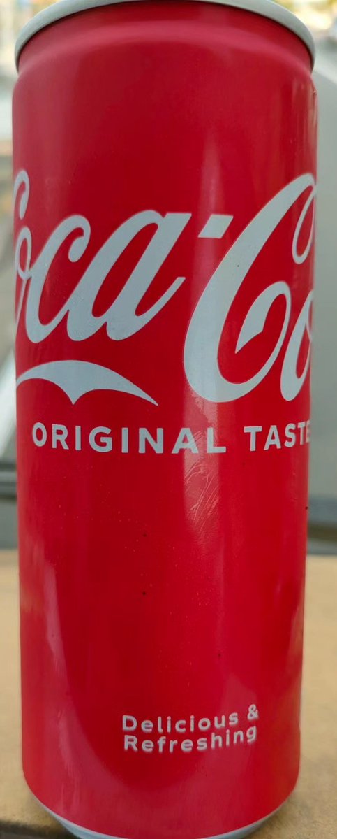 puntessimo's tweet photo. 今日の1缶
コカコーラORIGINALTASTE 250ml
Delicious & Refreshing
#今日の1缶 #コカコーラ #CocaCola #ORIGINALTASTE #オリジナルテイスト #DeliciousandRefreshing https://t.co/jck8HqgXy4