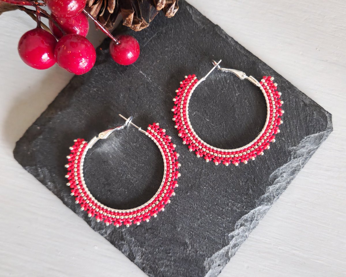 Get into the Christmas spirit with a little help from our glam, Beaded Red Hoop Earrings

etsy.com/uk/listing/157…

#FestiveEtsyFinds #christmas #EtsySeller #etsyshop #CraftBizParty #earrings #ChristmasGifts