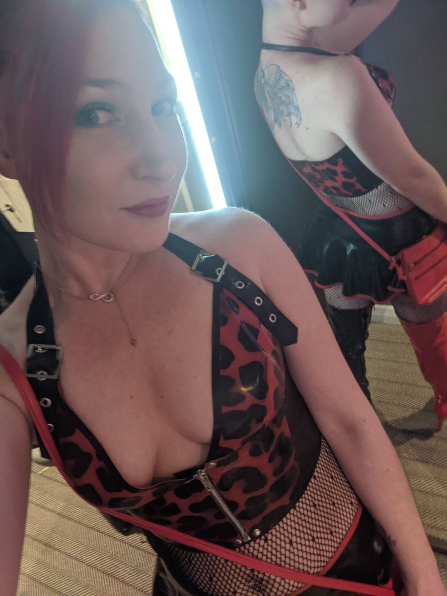 SweetMissNee's tweet photo. Until London February 9th 😜 https://t.co/FiTaQDsrMm