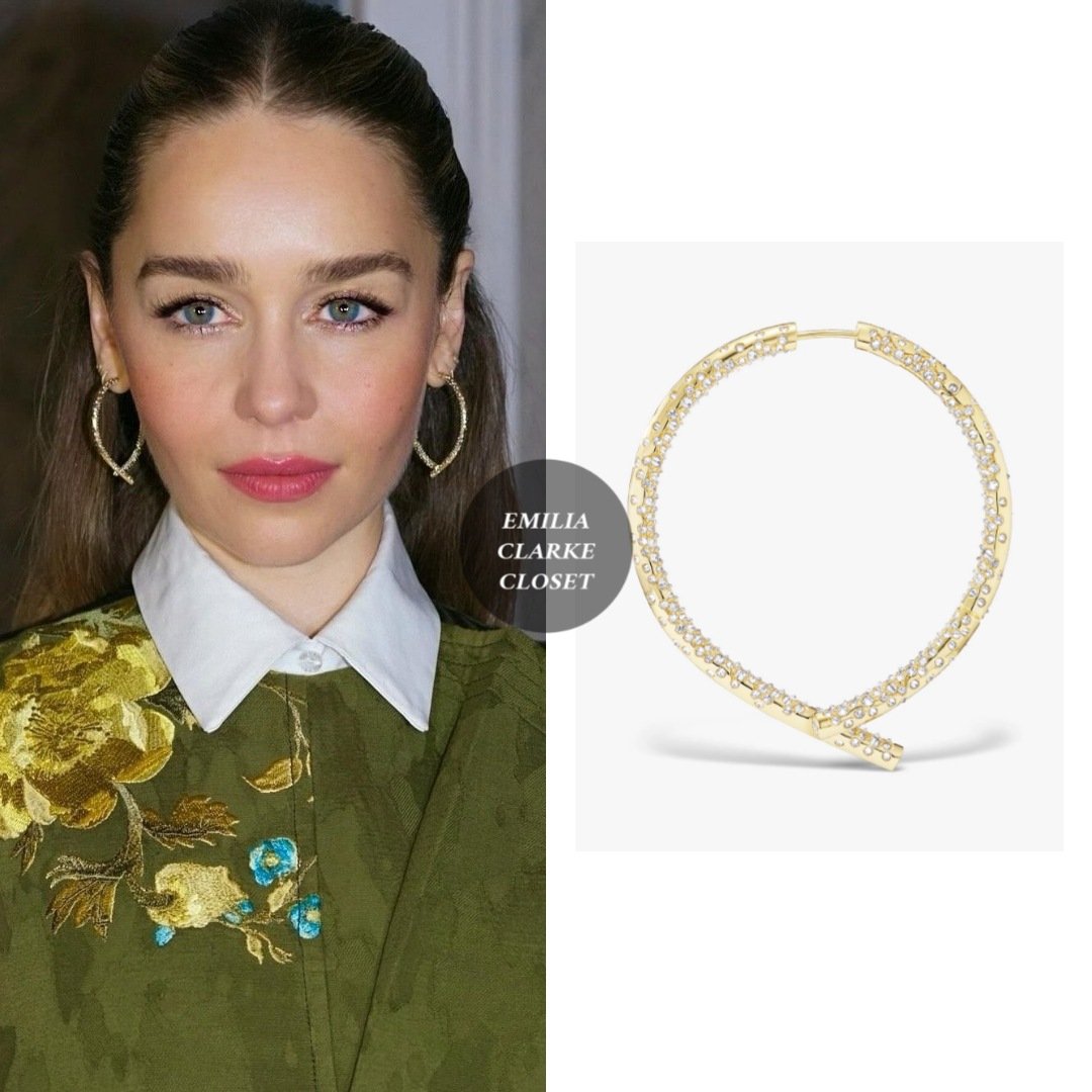 ClarkeCloset's tweet photo. Emilia Clarke at the #MindCharity x #SameYou event (November 30, 2023)
-
She wears:
@erdem Spring/Summer 2024 dress
@tabayer Oera Earrings ($24.000)
@tabayer Oera Ring ($10.900)
@tabayer Oera Bracelet ($7.700)
@therow Wool-Alpaca Jaka Coat ($5.445) https://t.co/xIbxtK4puT