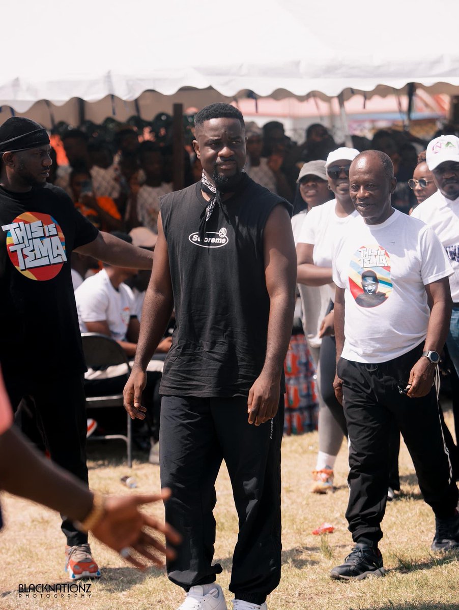 clintpedro's tweet photo. #thisistema #ThisisTema23 Every Ghanaian be @sarkodie fan massive turnout. Everyone was inclusive the #Highest. Landlord for a reason. #SarknationGloba @Donsarkcess https://t.co/kV9qC9dX7q