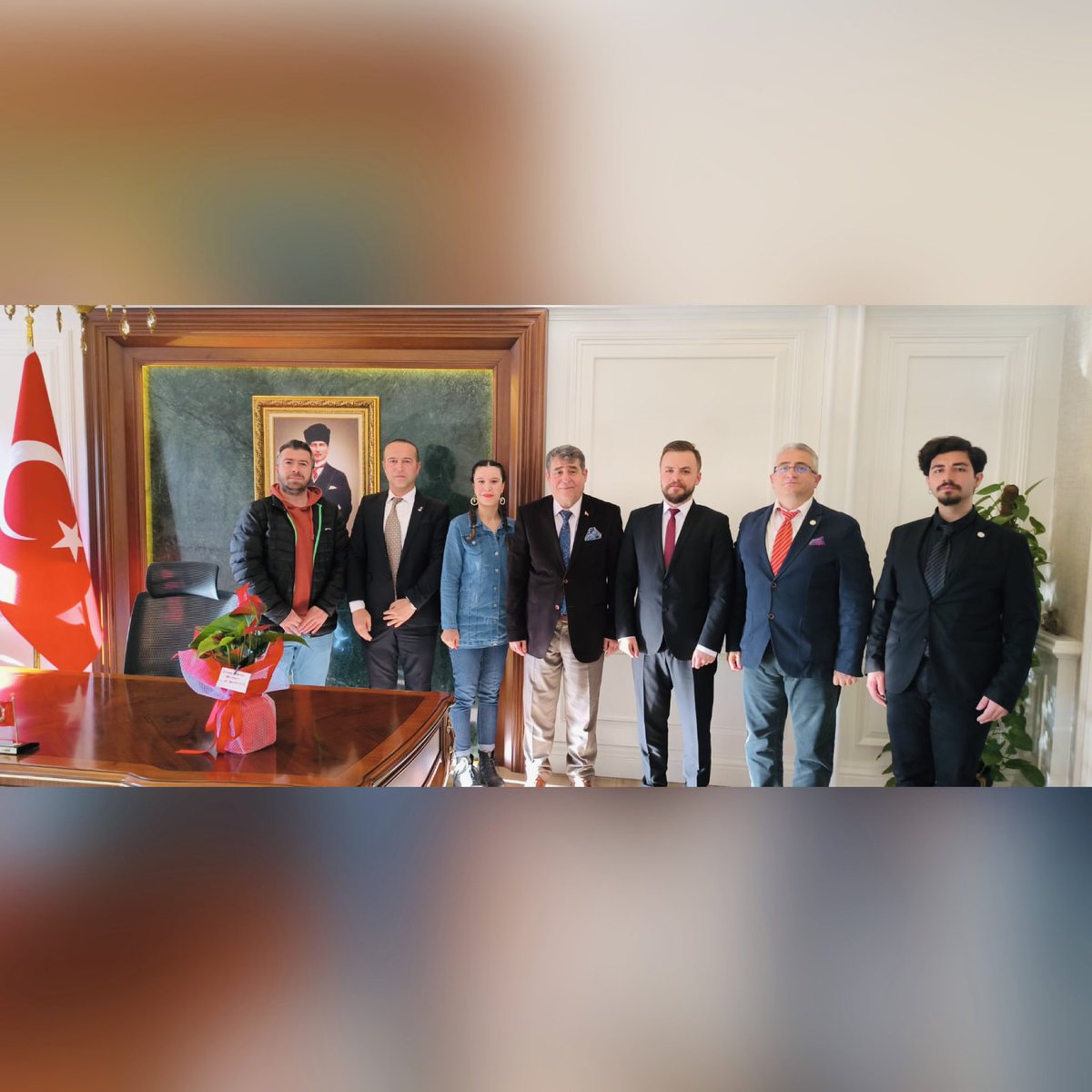 zaferselcuklu's tweet photo. Zafer Partisi Selçuklu Yönetimi nezaket ziyaretleri kapsamında bugün Selçuklu Kaymakamlığı'ndaydık. Vakit ayırdıkları için Selçuklu Kaymakamı Eflatun Can Tortop'a teşekkür ediyoruz.
@zaferpartisi 
@umitozdag 
@zaferkonyail 
@burak_buluttt https://t.co/ruMTLOYBb0