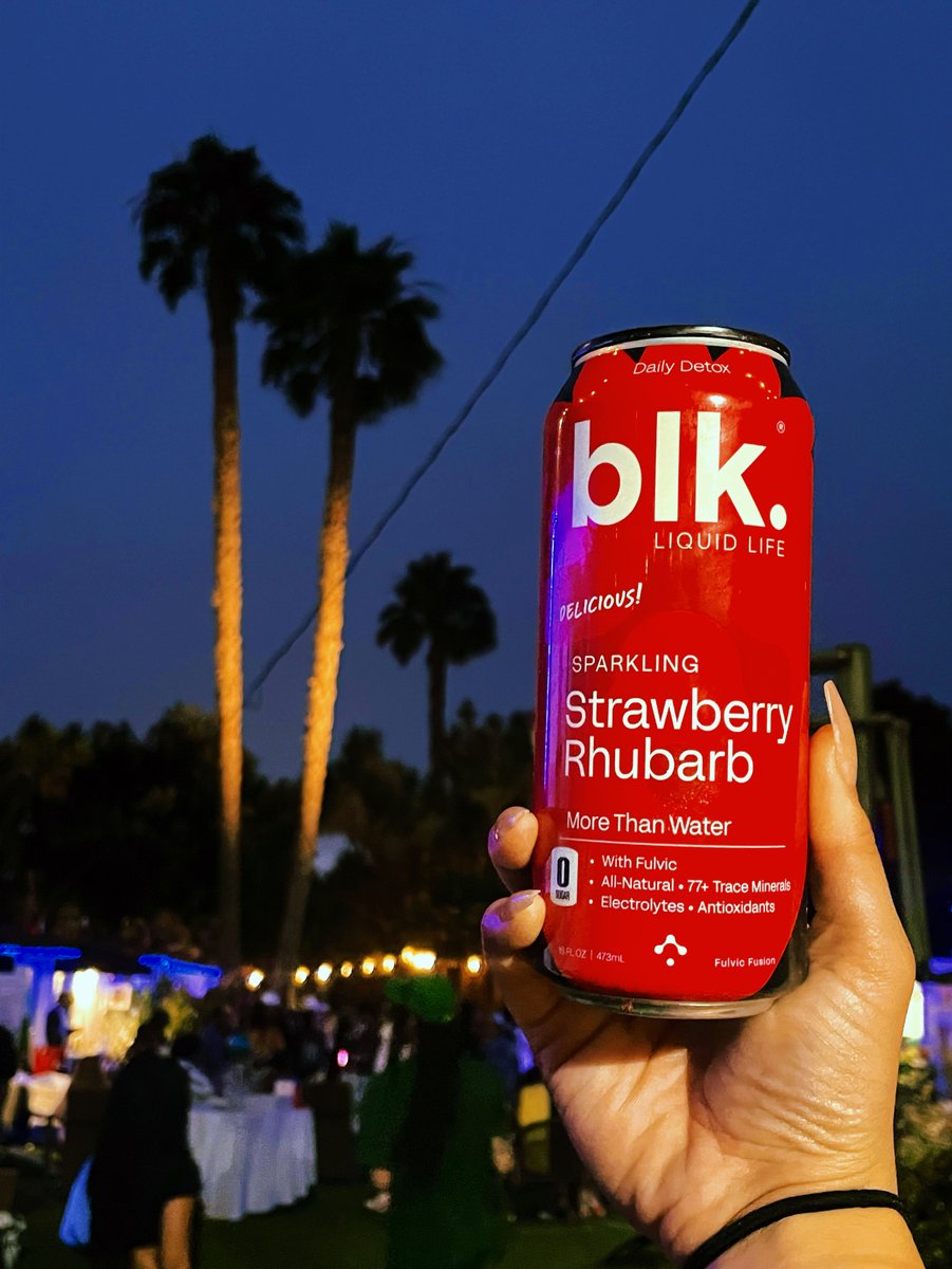 blkbeverages's tweet image. Finding the perfect equilibrium between nourishing the body and feeding the soul – because a life well-lived is a harmonious dance between health and fun

#BalancingAct #WellnessJourney #blkwater #balance #love #kindness #liquidlife