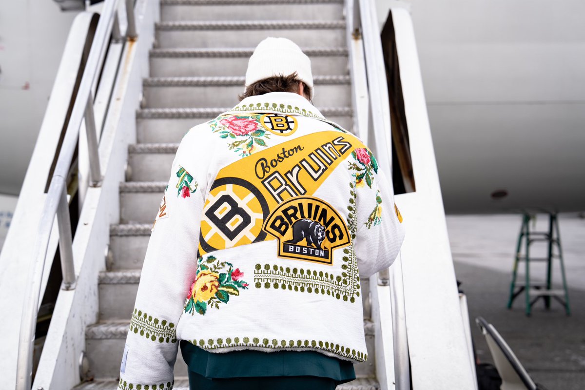 NHLBruins's tweet photo. It’s jacket weather 🌸 https://t.co/qqmpPBOPLi